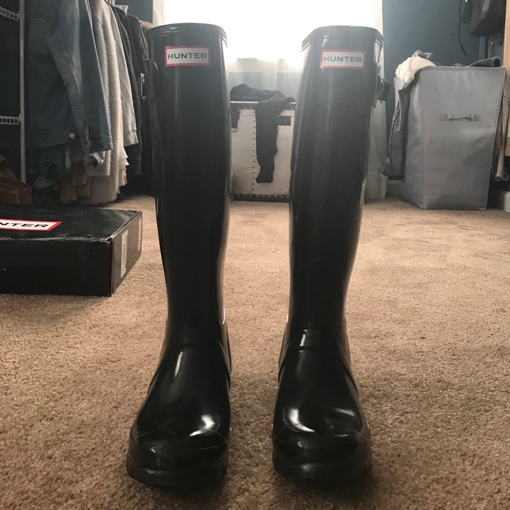 HUNTER rain boots • gloss black • size 6
